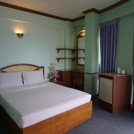 Tanaphat Hatyai Hotel Hat Yai Exterior photo