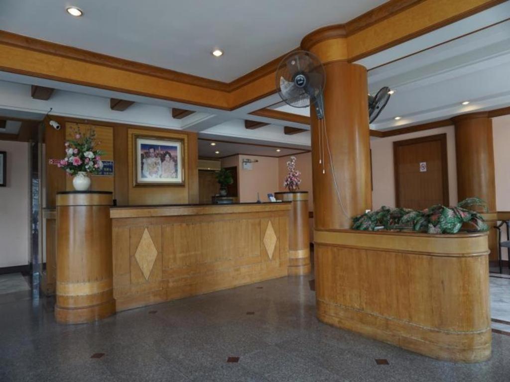 Tanaphat Hatyai Hotel Hat Yai Exterior photo