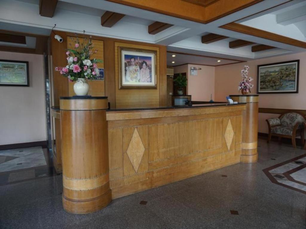 Tanaphat Hatyai Hotel Hat Yai Exterior photo