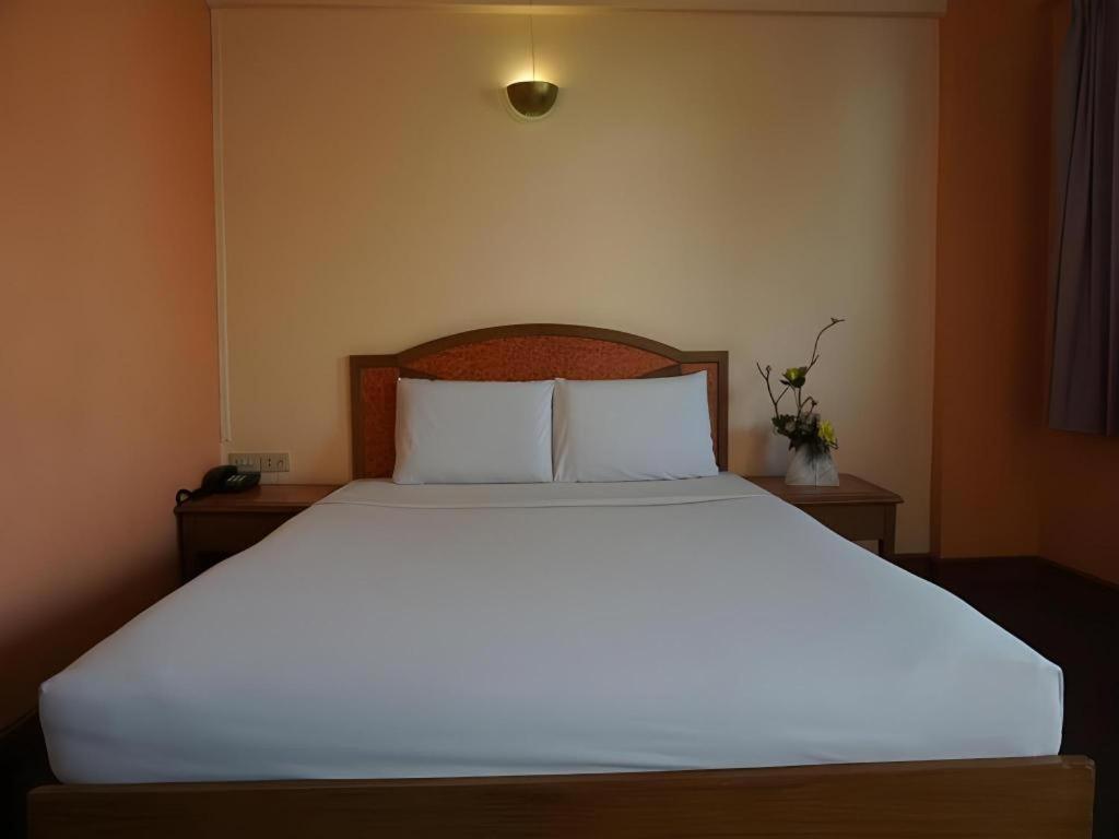 Tanaphat Hatyai Hotel Hat Yai Exterior photo